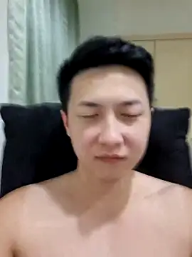 Snapshot of q1a2z2w4s5x6 chatting on 9, 11, 2025 q1a2z2w4s5x6 online show from 9, 11, 2025