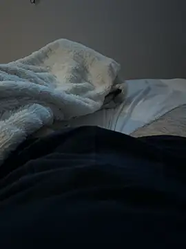 Snapshot of loukas777 chatting on 8, 11, 2025 loukas777 online show from 8, 11, 2025