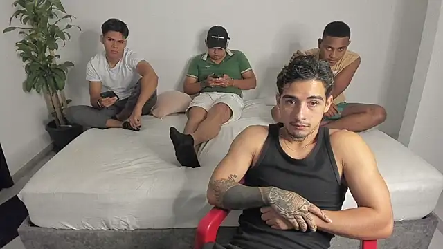 Snapshot of shark_boy28 chatting on 26, 11, 2025 shark boy28 online show from 26, 11, 2025