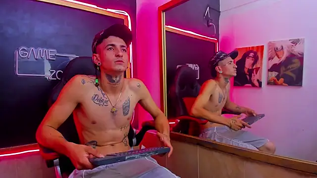 Snapshot of naider_1 chatting on 8, 11, 2025 naider 1 online show from 8, 11, 2025