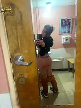 ValayaNoire online show from 9, 11, 2025