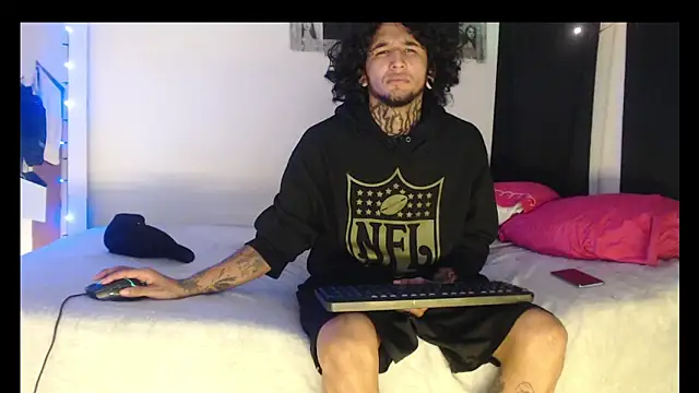 Yuki mil online show from 8, 11, 2025