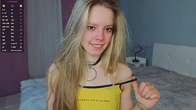 Snapshot of TiffinyMergist chatting on 5, 3, 2026 TiffinyMergist online show from 5, 3, 2026