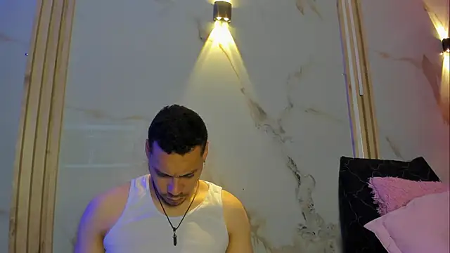 Aron and molly online show from 5, 2, 2026