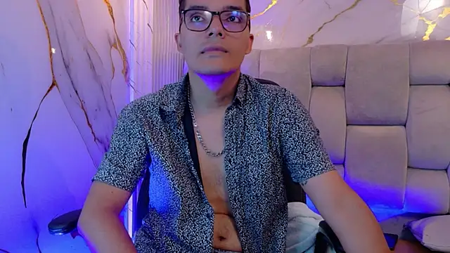 darkoalessan97 online show from 11, 11, 2025