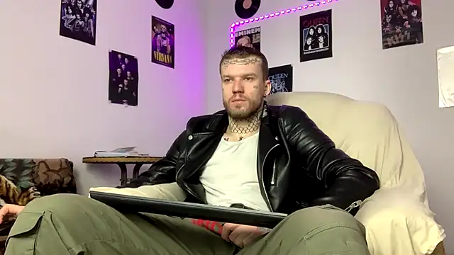 Huntall77 online show from 2, 3, 2026