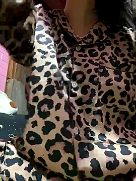 Snapshot of su_kiki chatting on 23, 11, 2025 su kiki online show from 23, 11, 2025