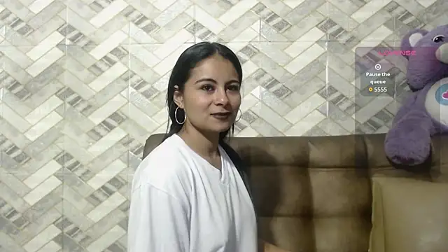 Snapshot of Agatha15_ chatting on 25, 11, 2025 Agatha15 online show from 25, 11, 2025