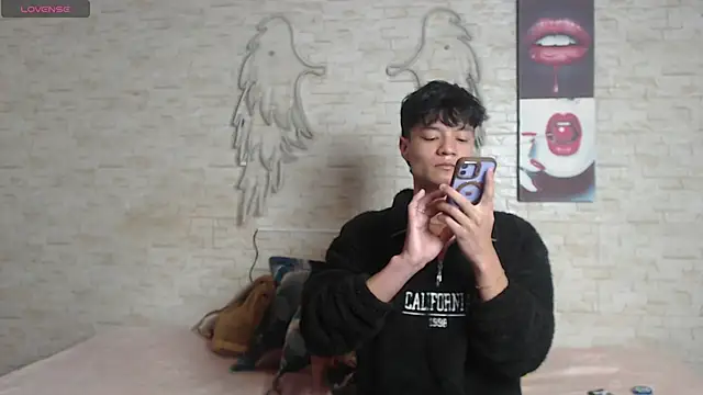 axel milo kairo and noa online show from 17, 12, 2025