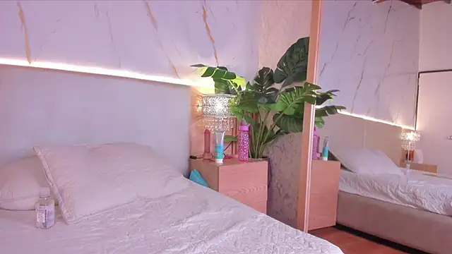 april grey11 online show from 19, 12, 2025