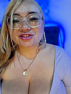 Snapshot of Amber_bunnyx01 chatting on 10, 4, 2026 Amber bunnyx01 online show from 10, 4, 2026