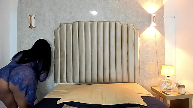 Snapshot of ArissDeLuna chatting on 28, 11, 2025 ArissDeLuna online show from 28, 11, 2025