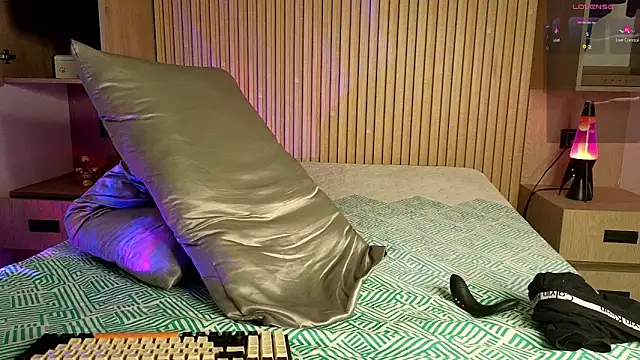 Danmaxwell  online show from 12, 11, 2025