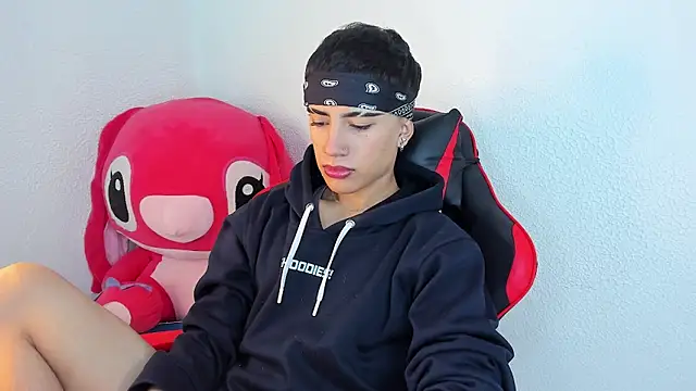 Snapshot of ThiagoDV chatting on 22, 11, 2025 ThiagoDV online show from 22, 11, 2025