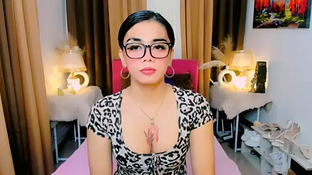 Snapshot of Demsayey20 chatting on 16, 11, 2025 Demsayey20 online show from 16, 11, 2025