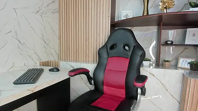 Lucy Vegas online show from 14, 3, 2026