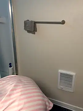 NaomiBella333 online show from 12, 11, 2025