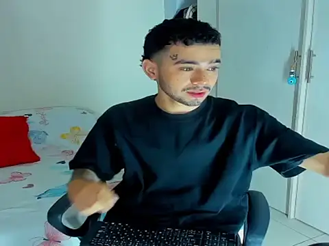 Snapshot of JohnE_Medina chatting on 20, 11, 2025 JohnE Medina online show from 20, 11, 2025