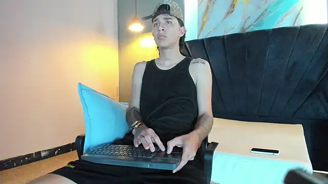 Xanderr owen2 online show from 17, 1, 2026