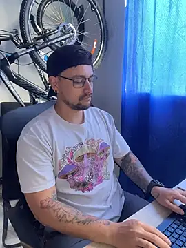 Snapshot of _hans_ro chatting on 12, 11, 2025 hans ro online show from 12, 11, 2025