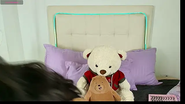 Snapshot of Daphne_Hills chatting on 15, 3, 2026 Daphne Hills online show from 15, 3, 2026