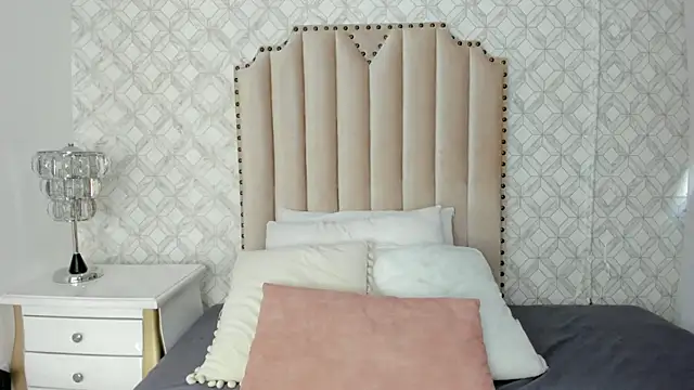 fallon grey online show from 22, 12, 2025