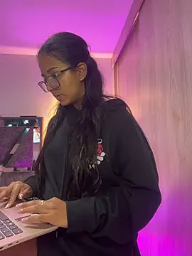 Snapshot of BabySofi_ chatting on 25, 11, 2025 BabySofi online show from 25, 11, 2025