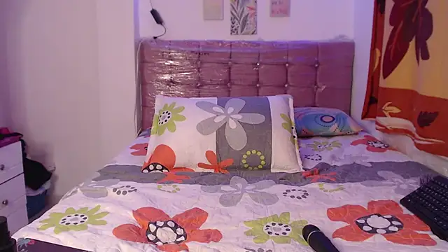 Snapshot of AishaOwens chatting on 8, 3, 2026 AishaOwens online show from 8, 3, 2026