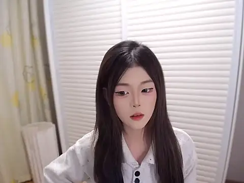 Snapshot of Aurora_9 chatting on 18, 11, 2025 Aurora 9 online show from 18, 11, 2025