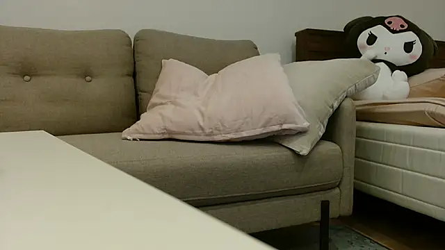 Snapshot of yumichan99 chatting on 17, 11, 2025 yumichan99 online show from 17, 11, 2025