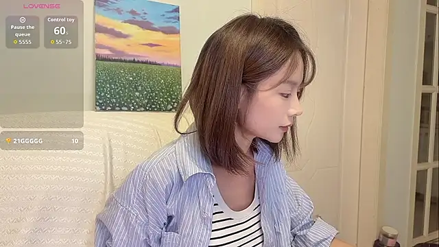 Snapshot of Butterbear chatting on 12, 11, 2025 Butterbear online show from 12, 11, 2025