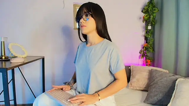 lizzy kane online show from 29, 11, 2025