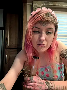 needlefaceUwU online show from 13, 11, 2025