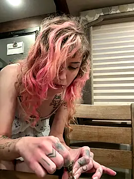 Snapshot of needlefaceUwU chatting on 15, 11, 2025 needlefaceUwU online show from 15, 11, 2025