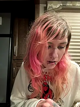 Snapshot of needlefaceUwU chatting on 23, 11, 2025 needlefaceUwU online show from 23, 11, 2025