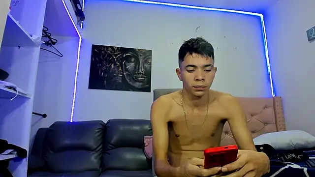 Snapshot of alejoSteele chatting on 24, 11, 2025 alejoSteele online show from 24, 11, 2025