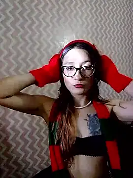 Snapshot of Moonvivk chatting on 2, 12, 2025 Moonvivk online show from 2, 12, 2025