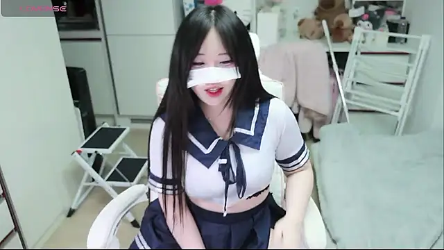 kimhyeona2005 online show from 11, 2, 2026