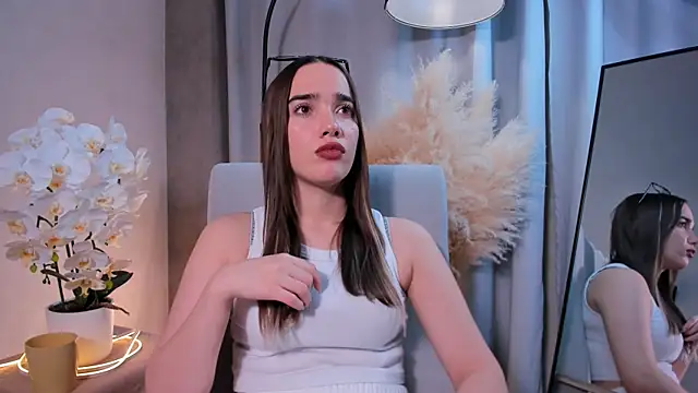 NoraBuffa online show from 20, 11, 2025