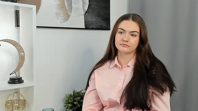 LoraGeraghty online show from 14, 11, 2025