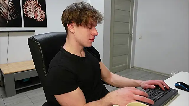 Snapshot of Charles_Dreams chatting on 13, 2, 2026 Charles Dreams online show from 13, 2, 2026