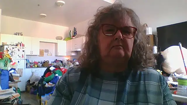 TiguhguhrsRose online show from 4, 12, 2025