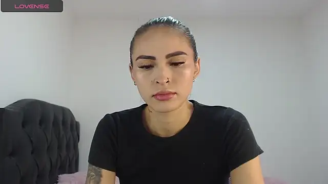 Linda  fiore online show from 16, 12, 2025