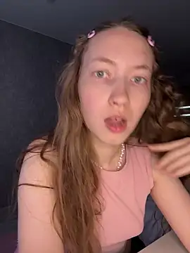 Snapshot of Holy_Poly chatting on 5, 2, 2026 Holy Poly online show from 5, 2, 2026