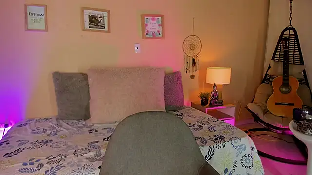 aghata jackson  online show from 18, 11, 2025