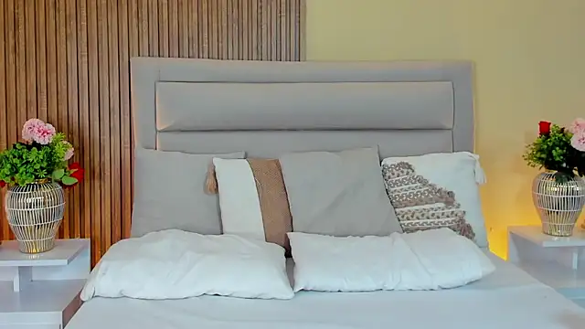 LondraBlush online show from 12, 2, 2026