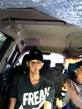 Snapshot of santiago24cmandmyfriend chatting on 20, 11, 2025 santiago24cmandmyfriend online show from 20, 11, 2025