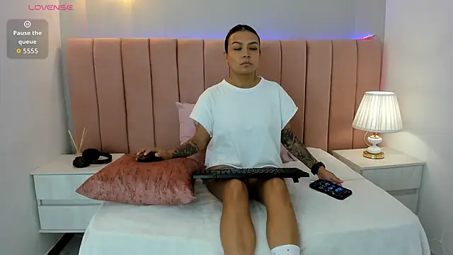 Snapshot of Anita_wood chatting on 21, 11, 2025 Anita wood online show from 21, 11, 2025