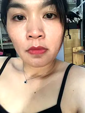 YiYuKute online show from 23, 11, 2025