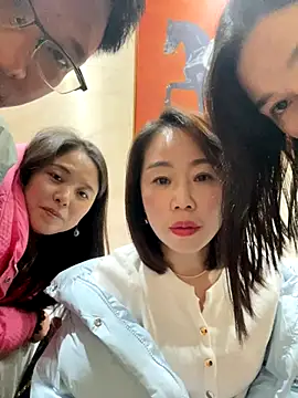 xiaoling2358 online show from 19, 12, 2025